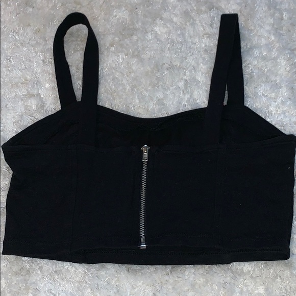 Forever 21 crop top 🖤 - Picture 2 of 3